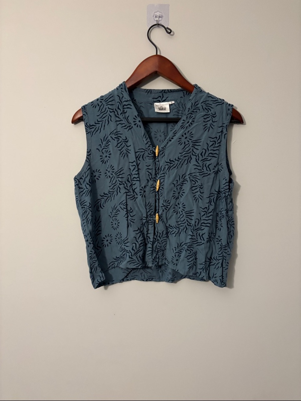 Sleeveless Textured Blue-Gray Button Front Camisole
